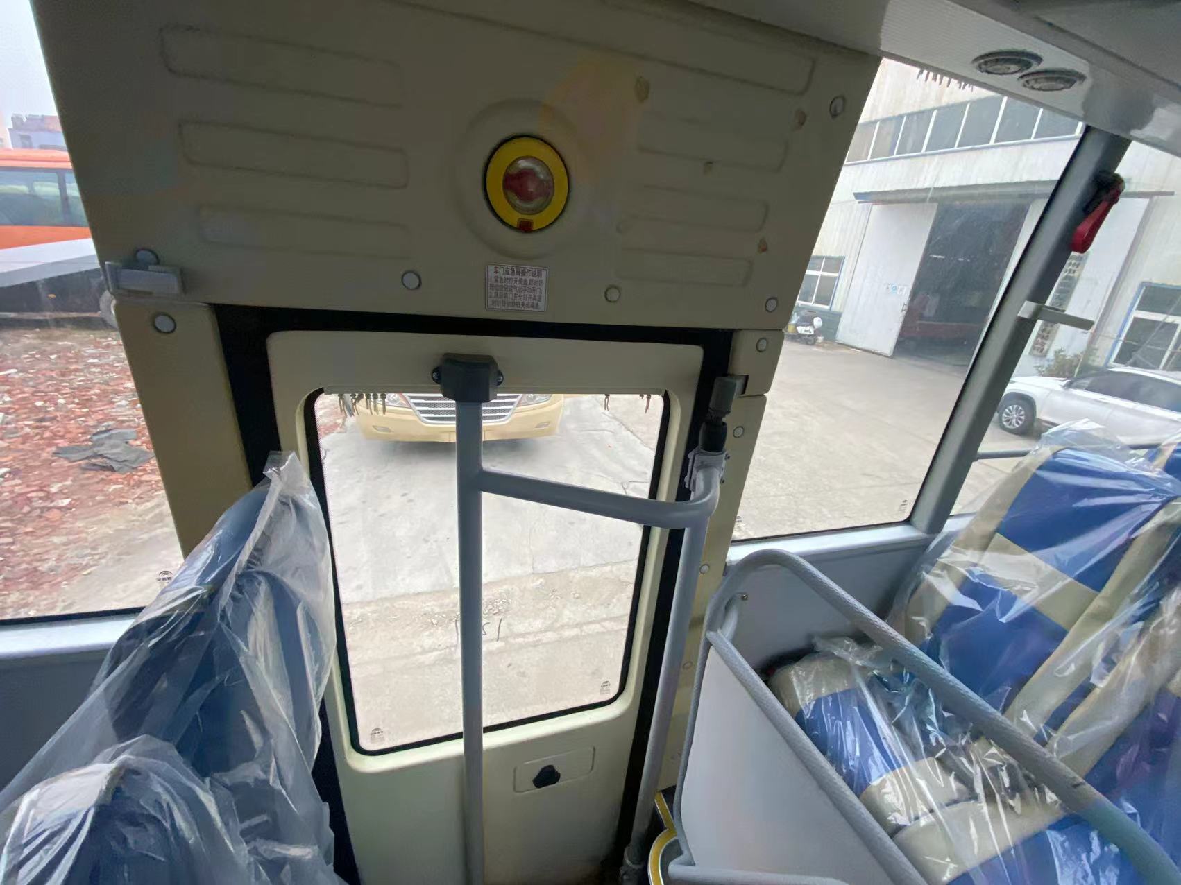 70 Seater Diesel Fuel Type Passenger Coach Bus Used Youtong Bus with Luxury Features