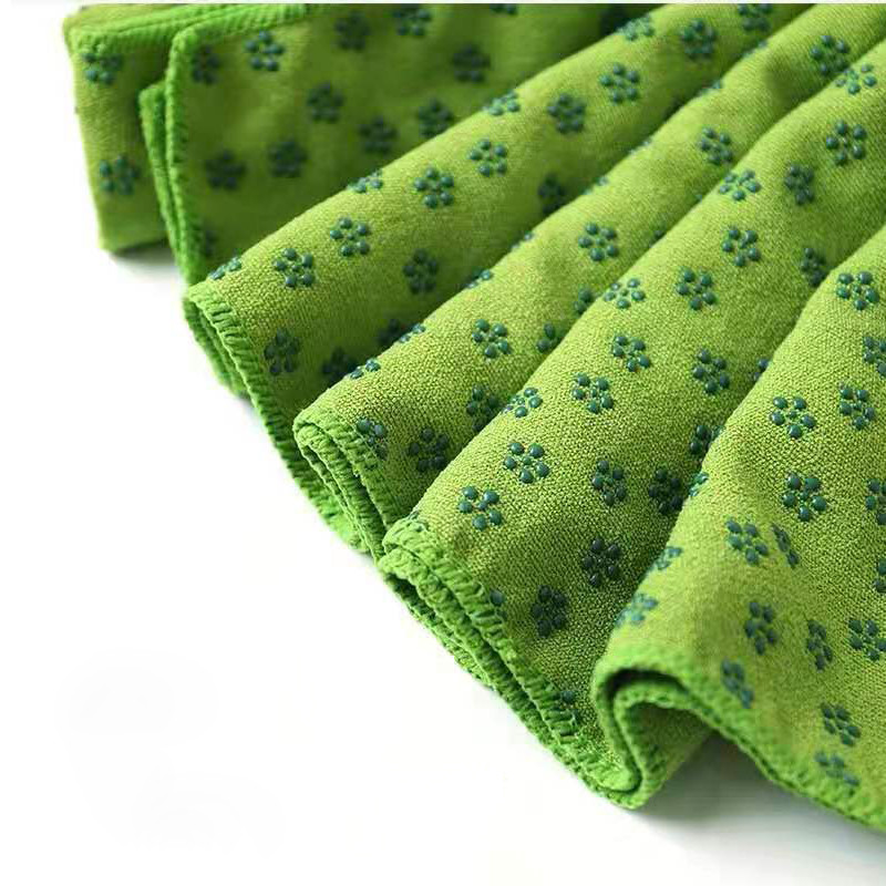 Eco Friendly Silicone Anti Slip Yoga Towel Hot Yoga Towel With Grips Dots