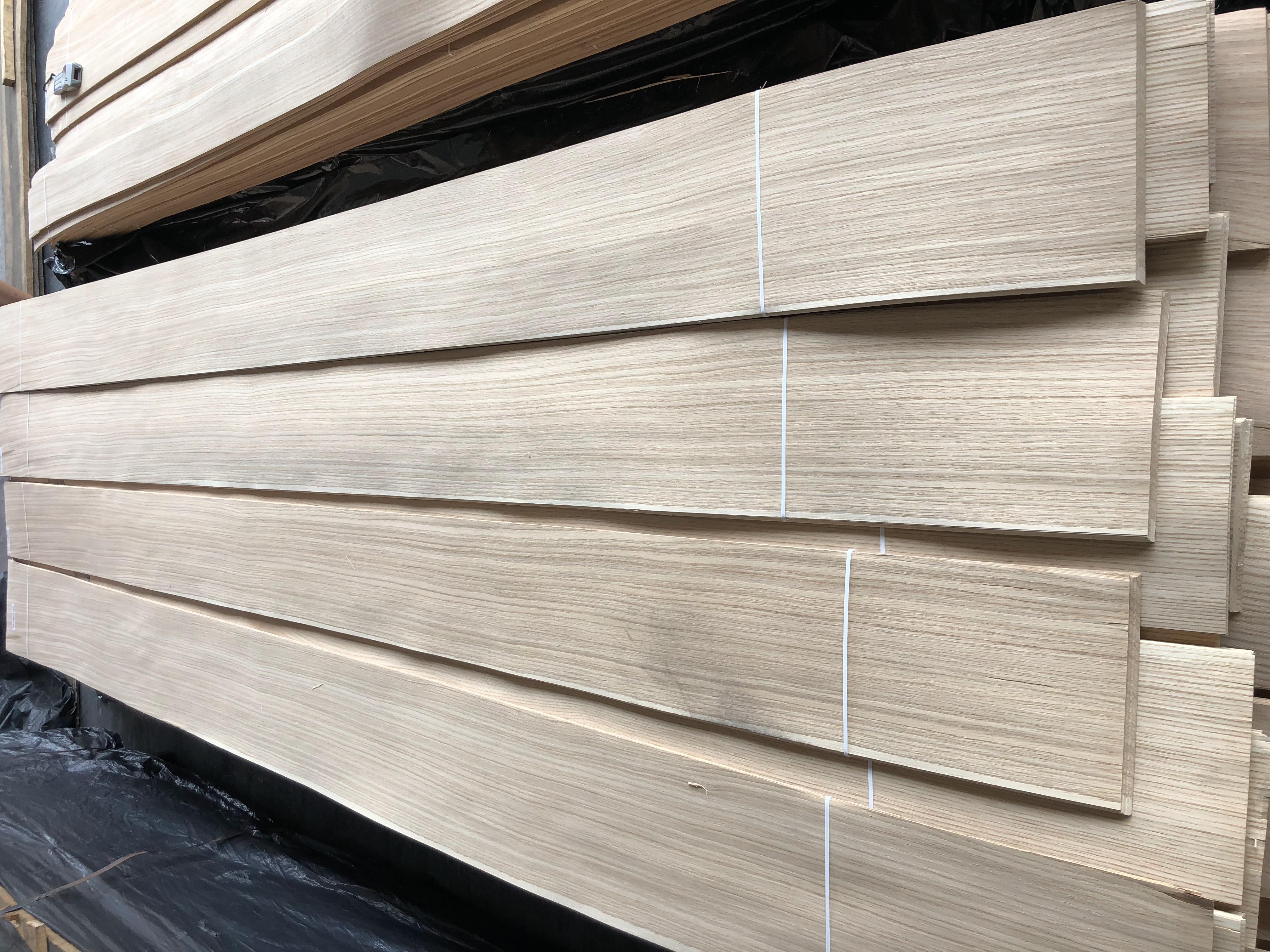 Factory A/AA Wood Veneer White Oak Wood Veneer Oak Sheets Natural Decorative Wood Veneer 0.45mm