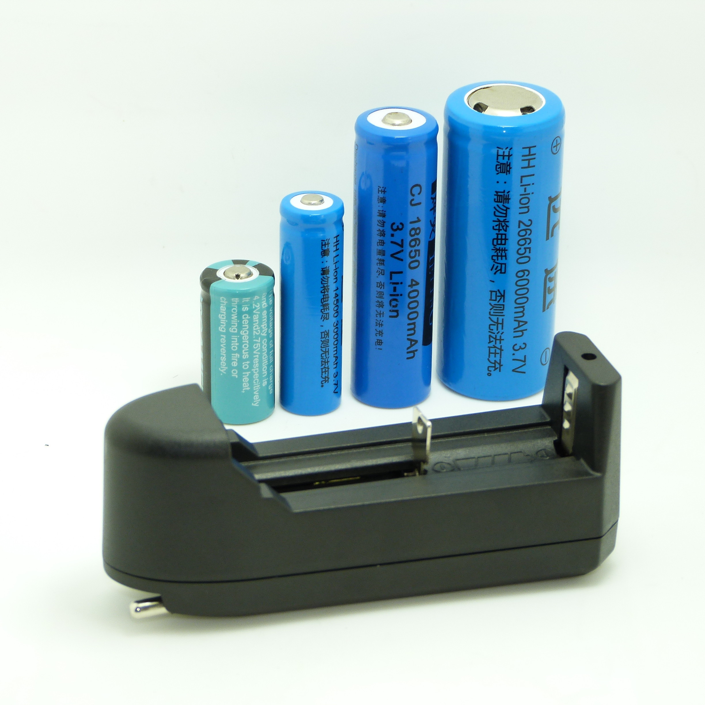 888 Boat Shape US EU Universal Li Ion Battery Charger For Flashlight Headlight