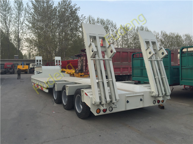 2 axle 40 ton low bed semi trailer ,Low loader truck trailer with mechanical ramps