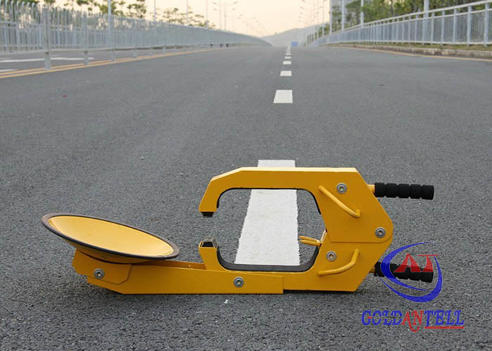 Parking A 3 Steel Material car tire locks , professional keep it wheel clamp