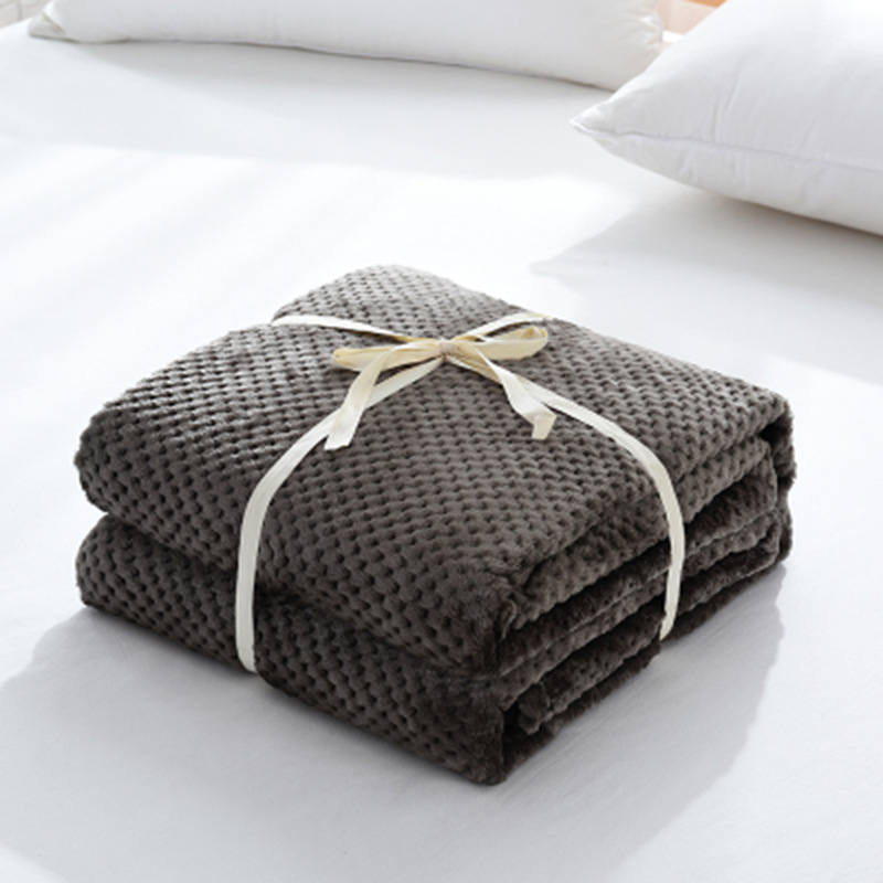 Customized Size Coral Fleece Blanket for Office Nap 150*200cm Soft Touch Sofa Blankets