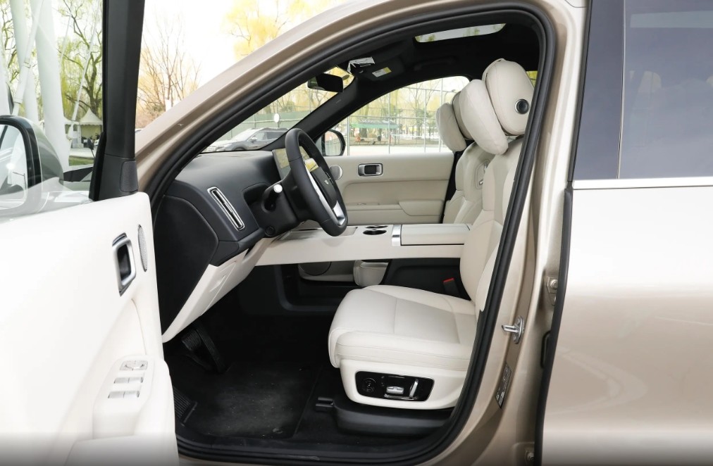 Gasoline Electric Hybrid Vehicles SUV 6 Seats Li Brand L8 Model