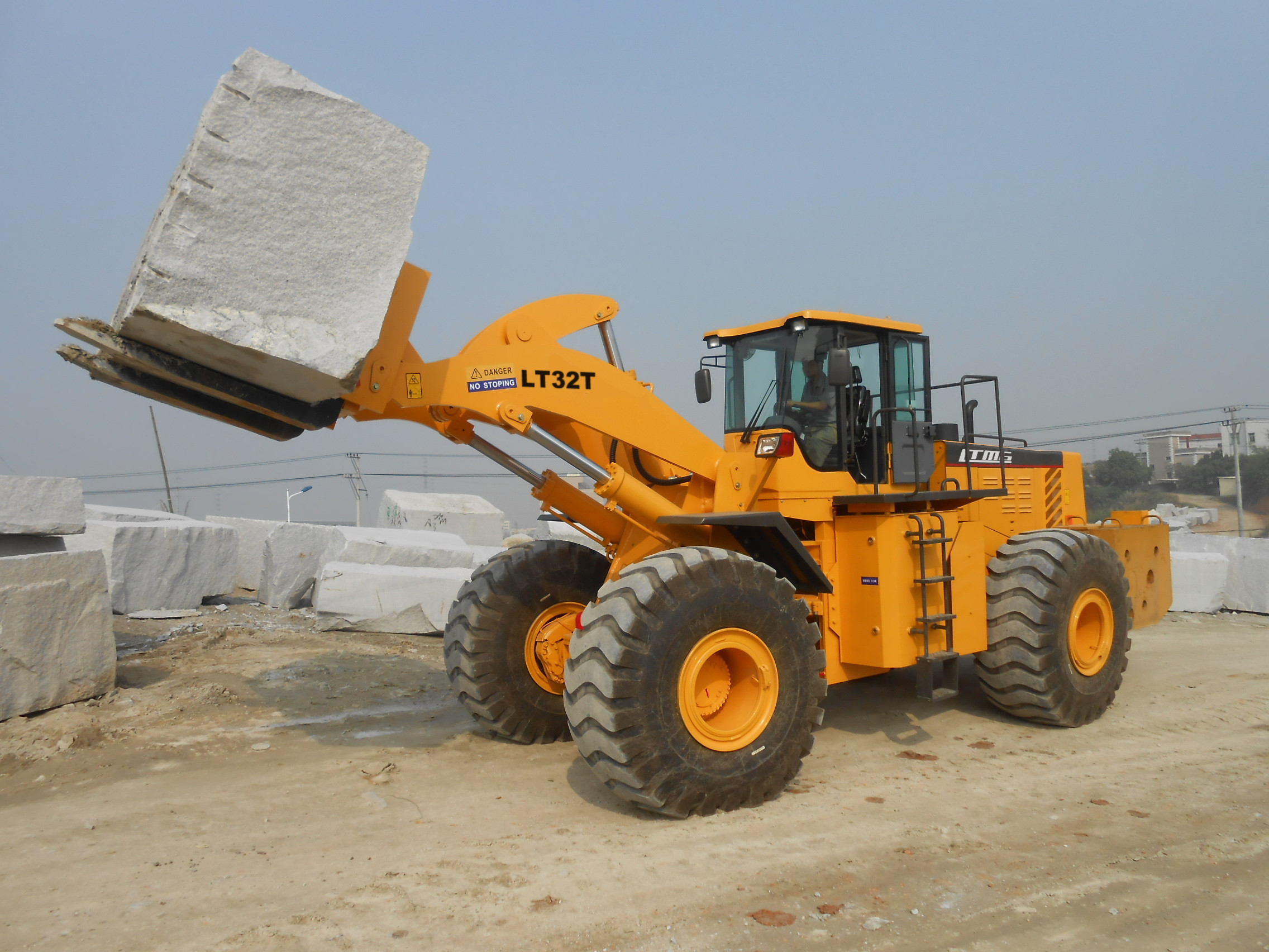 199KW 16- 32 Ton large capacity Diesel Operated Forklift Marble Granite Moving Equipment with optional engines