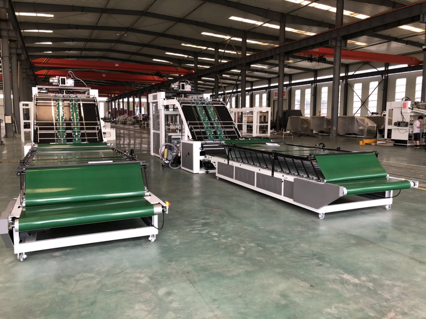  Automatic flute laminator for corrugated paperboard