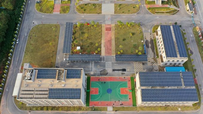 Photovoltaic Solar PV Mounting Systems Parking Lot High Strength Aluminum Carport CPT