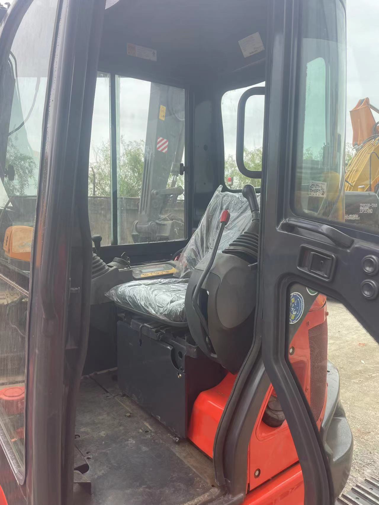 90%NEW Mini used excavators kubota 35U for sale