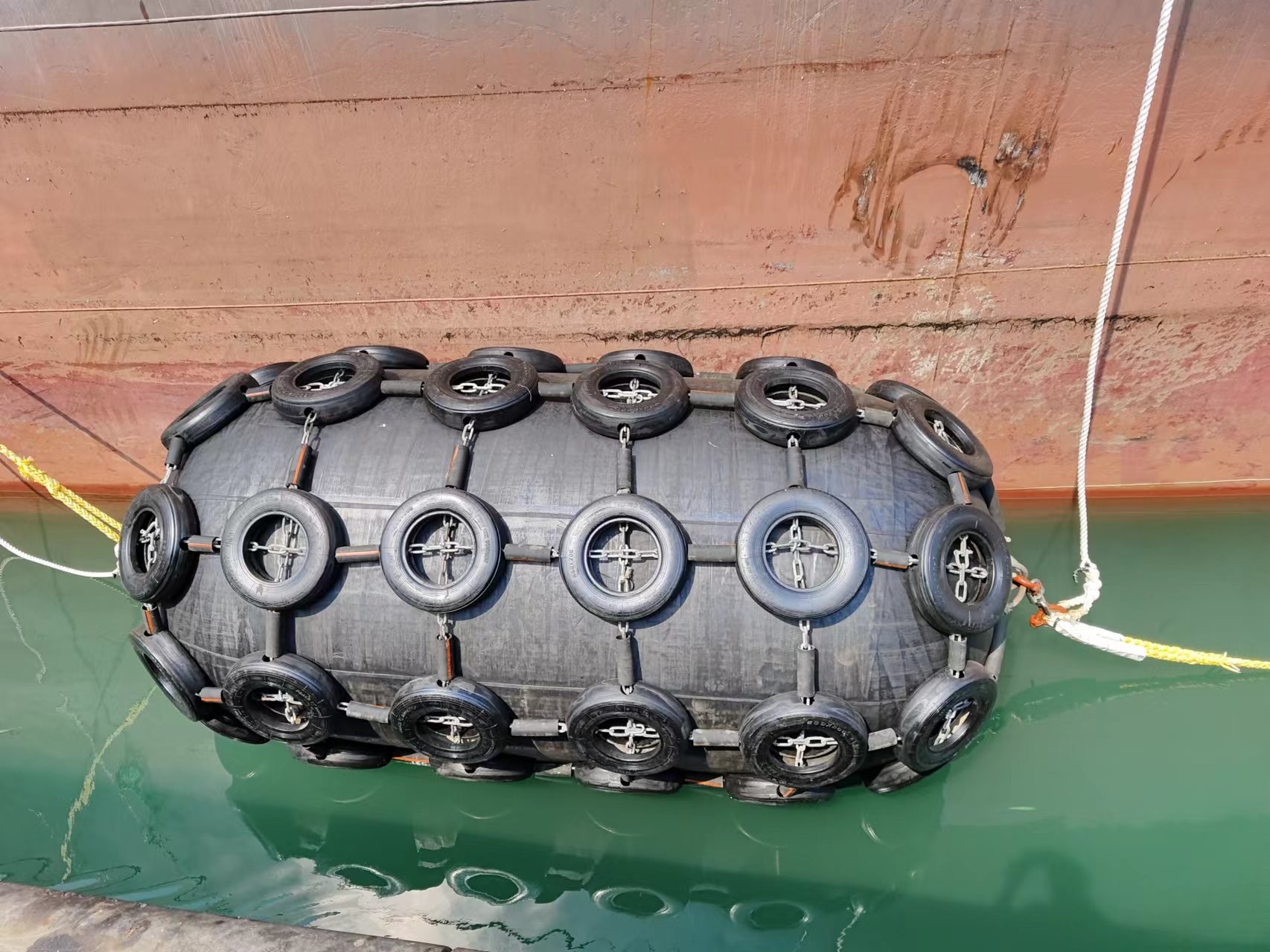 Pneumatic Marine Fender Ensuring Ship And Dock Safety With Exceptional Elasticity