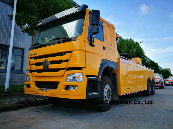 HOWO 50 Ton Heavy Duty Rotator Wreckers Tow Truck With 360 Degree Rotation