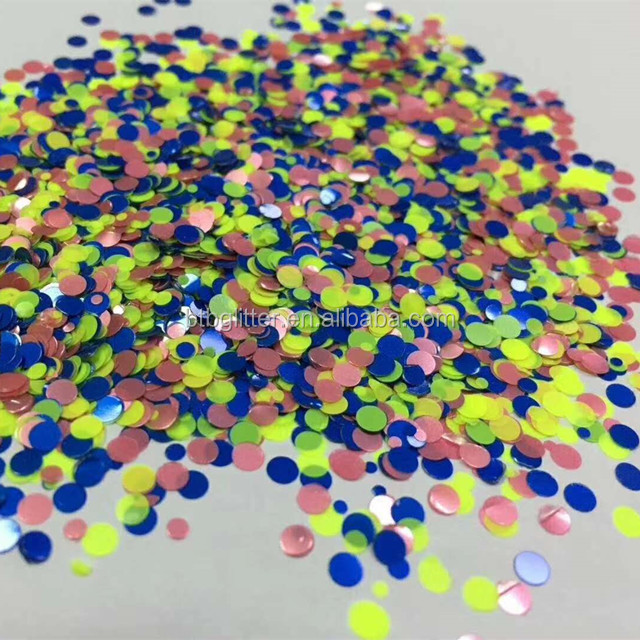 Unleash Your Imagination with Glitter Red and White Dots Mixes Nail Art Style
