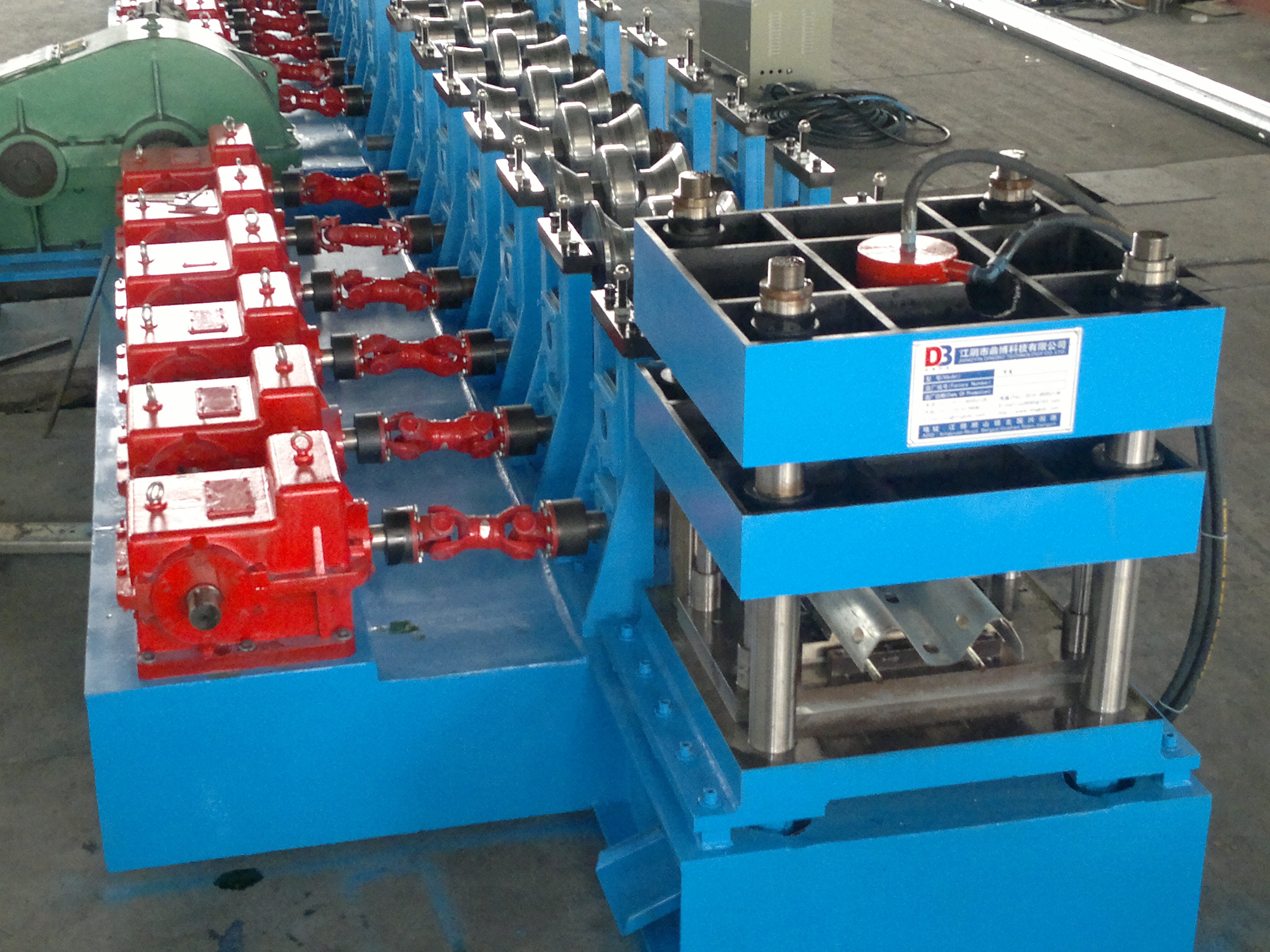 Guard Rail Roll Forming Machine for Highway and Relate Fields With Itay Design