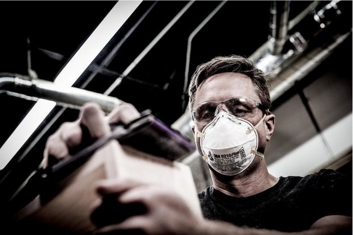 Respirator White Free Size 8210 Disposable Dust Mask