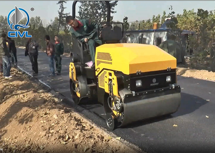Ride On Road Roller / Two - Wheel Vibration / 26.9kw Diesel Engine Roller / Small 2900kg Mini Road Maintenance Roller