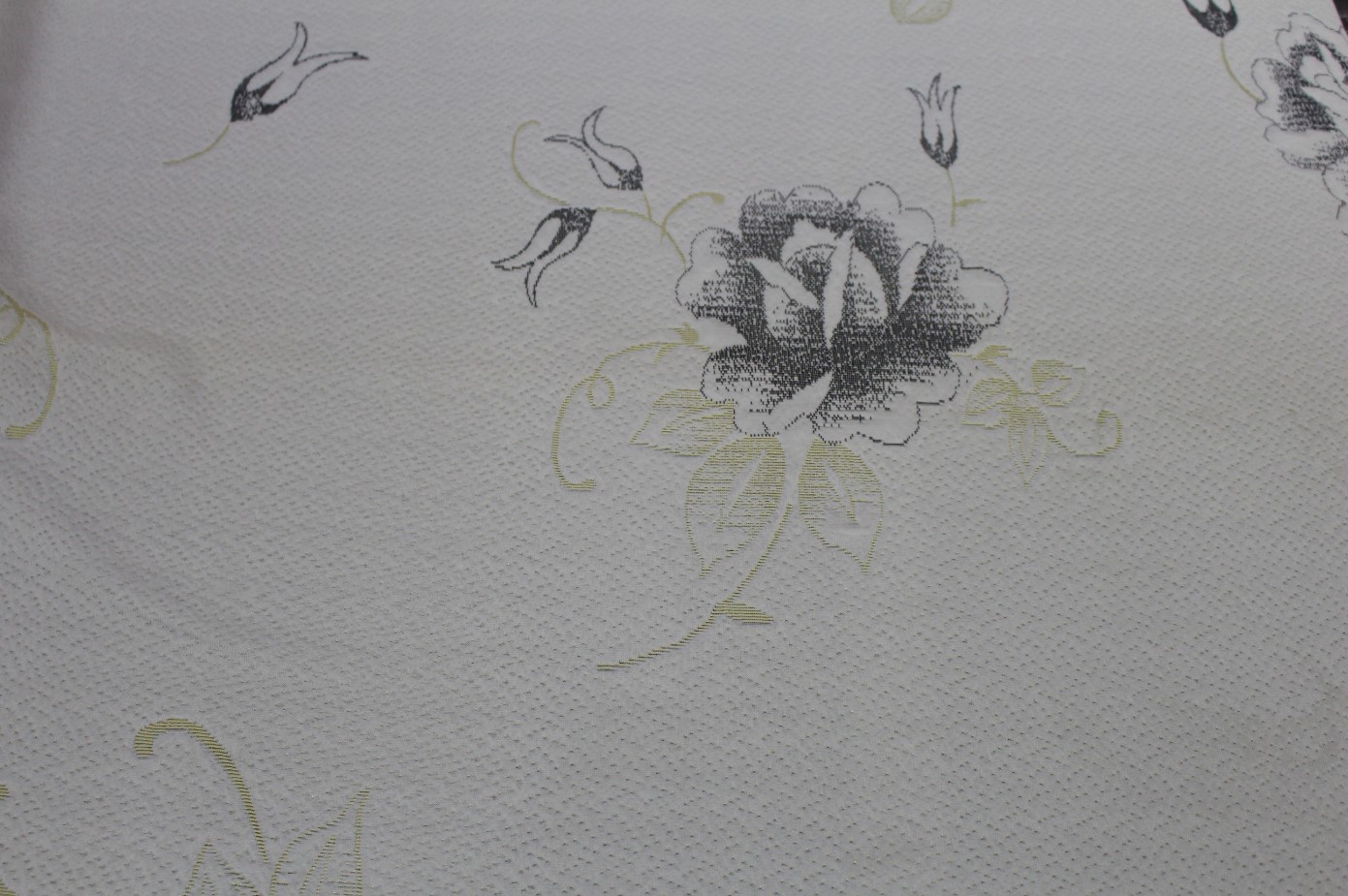 2.2m Width 240g/M2 Jacquard Knitted Mattress Fabric With Rose Pattern