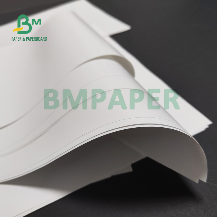 200GSM High Gloss C2S White Paper For Magazine 24'' x 36'' Uniform Surface