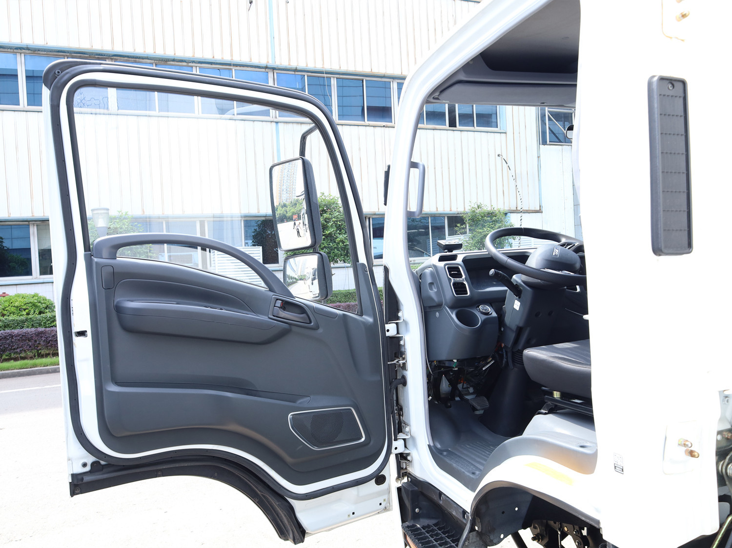 QINGLING M100 Refrigerated Truck For Food Meat Fish Transportation Freezer Carrier Citimax 500+ Refrigeration Unit