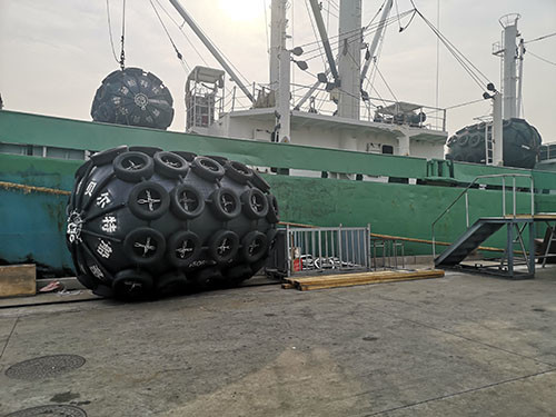 ISO17357 Inflatable Rubber Wharf Yokohama Fender 1500mm*3000mm