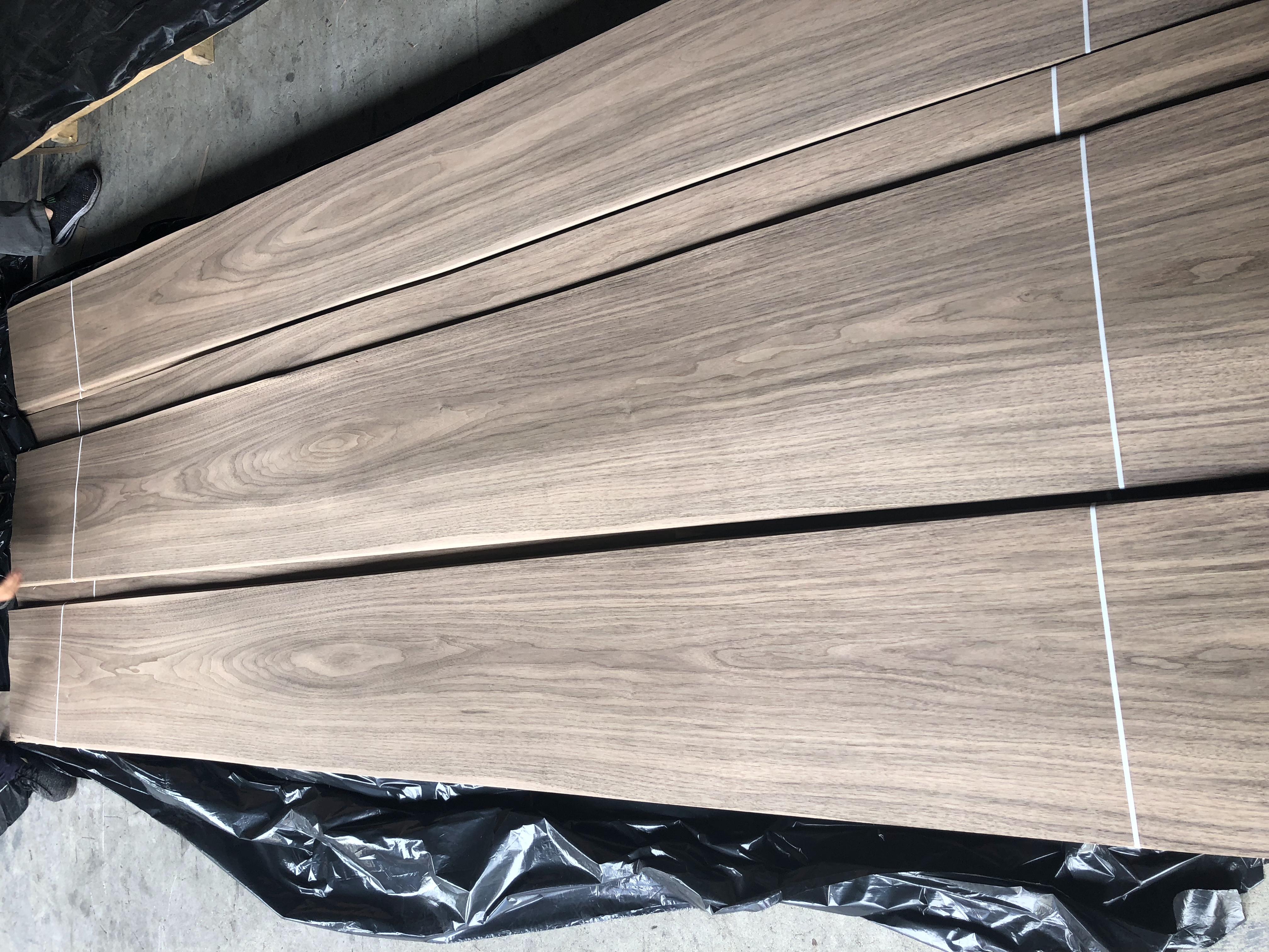 Hot Sale Walnut Wood Veneer Walnut Veneer Sheets Mountain/Straight Grain AA Grade Veneer Wood Sheet