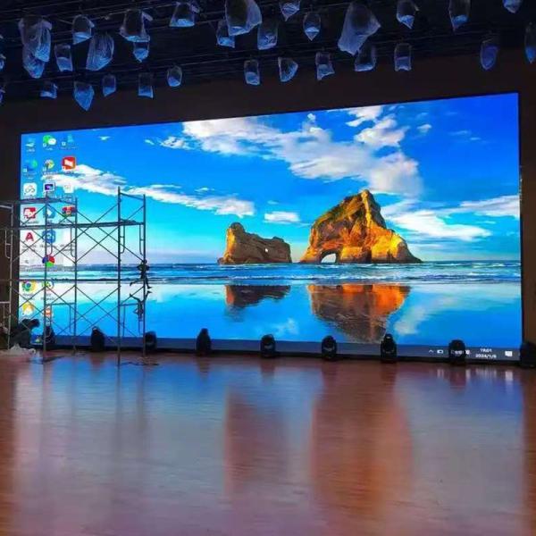 Indoor High definition Small spacing P1.56 LED screen for Fixed Installation and Hoisting
