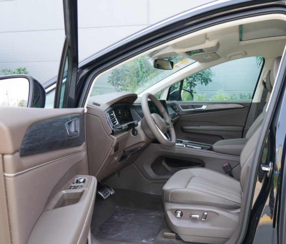 VW VILORAN 2023 380TSI zunchi version 5 Door 7 seats Compact SUV
