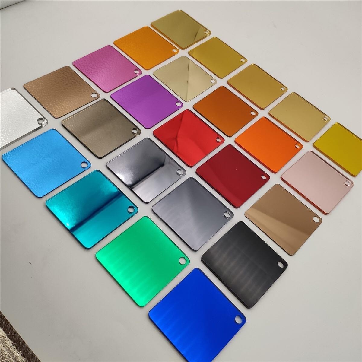 Custom Cut Acrylic Mirror Colored Extruded Plastic Mirror Panels for Signage Display