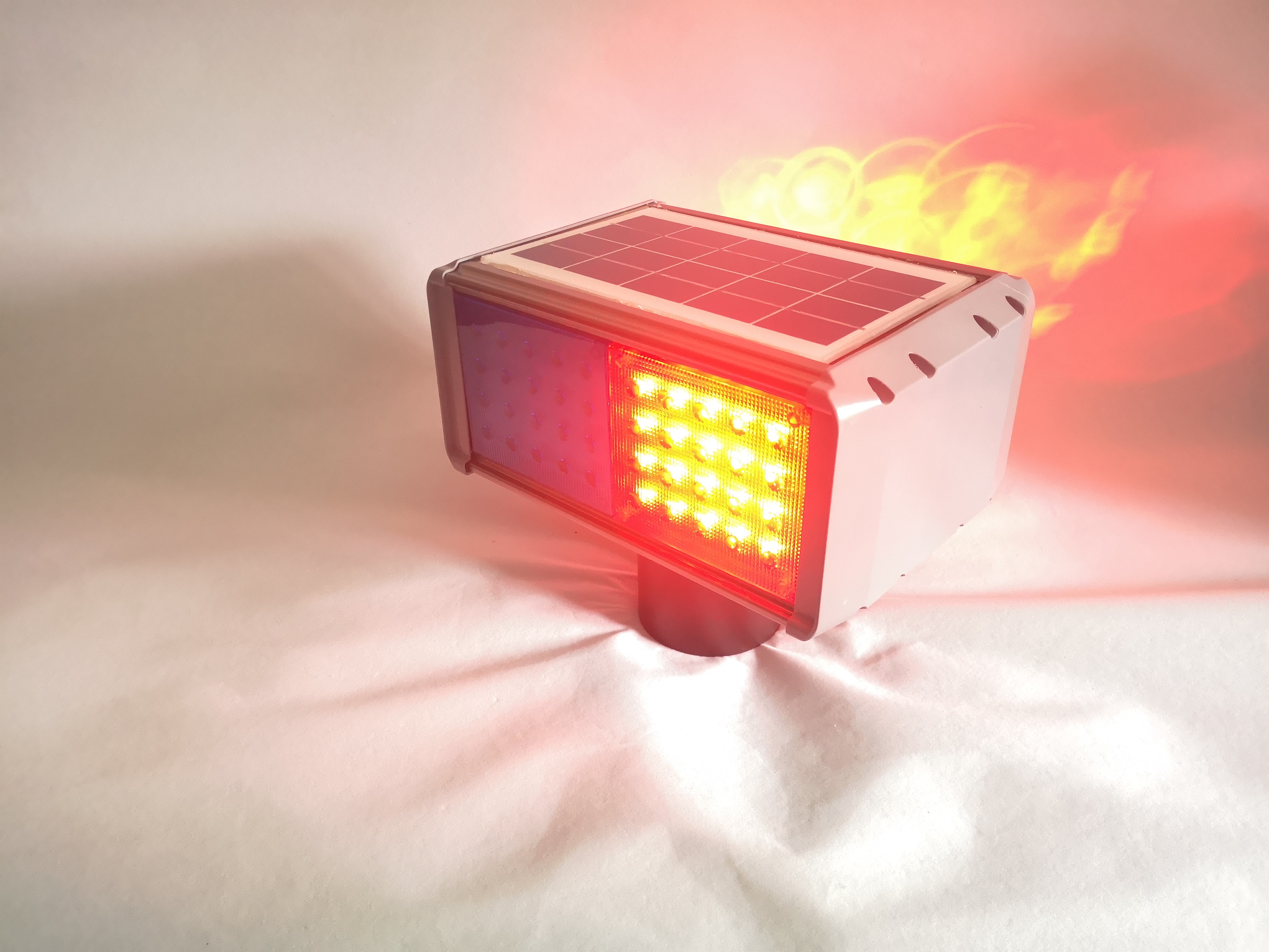 Energy Saving Solar Barricade Warning Lights Traffic Control Use LED Type