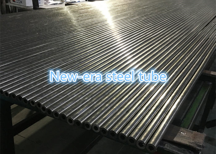 Round Seamless Boiler Tube Carbon Non - Alloy Clean Surface For Heat Transfer Apparatus