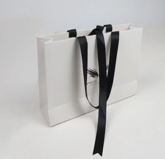 Luxury Christmas Gift Packaging Tyvek Craft Paper Bags With Customers Logo