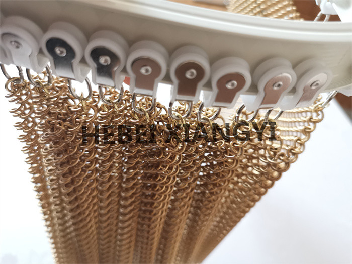 8m Length PVDF Wire Mesh Curtains Drop Light Weight Chain Link With Hanging Frame