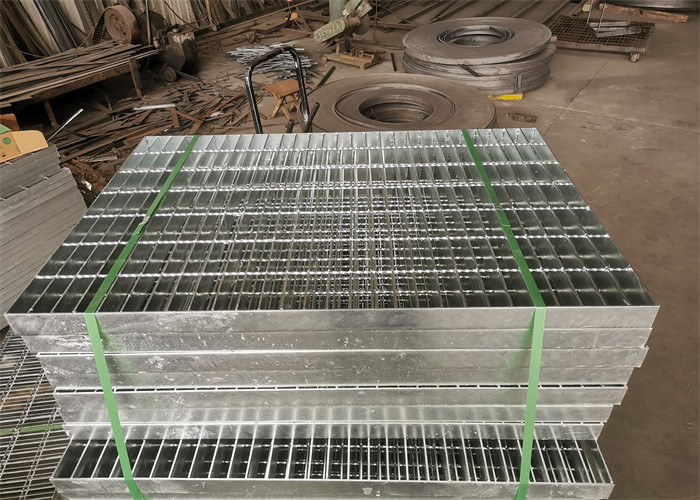 Anti Slip Perforated Stair Treads Steel Grating Hot Dip Galvanized 65X5mm
