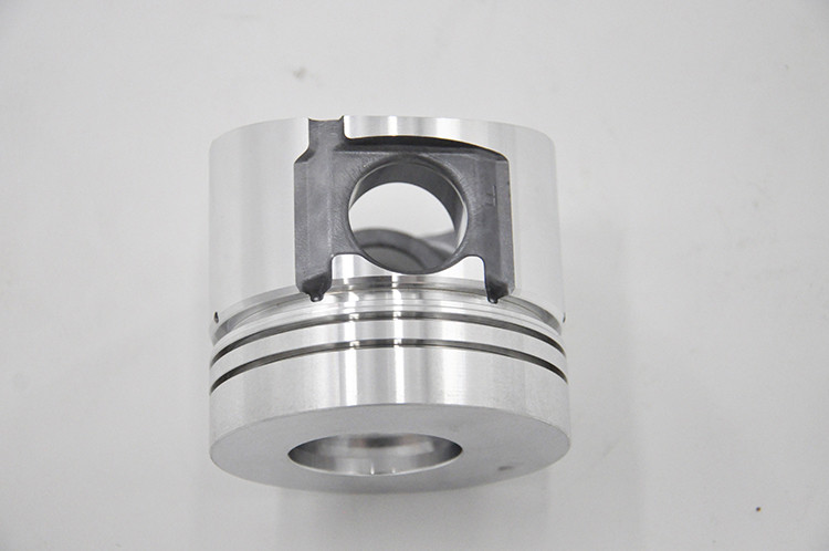 Machinery Excavator Spare Parts Engine Piston 4d95-7p For Komatsu Motor