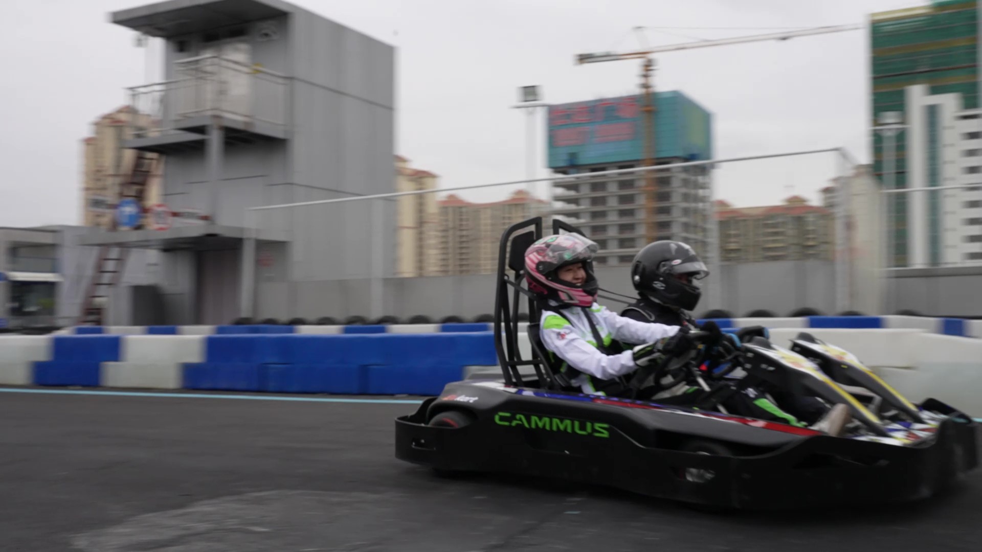 Double Seat Remote Control Fast Track Go Karts Battery Powered 48V 30Ah