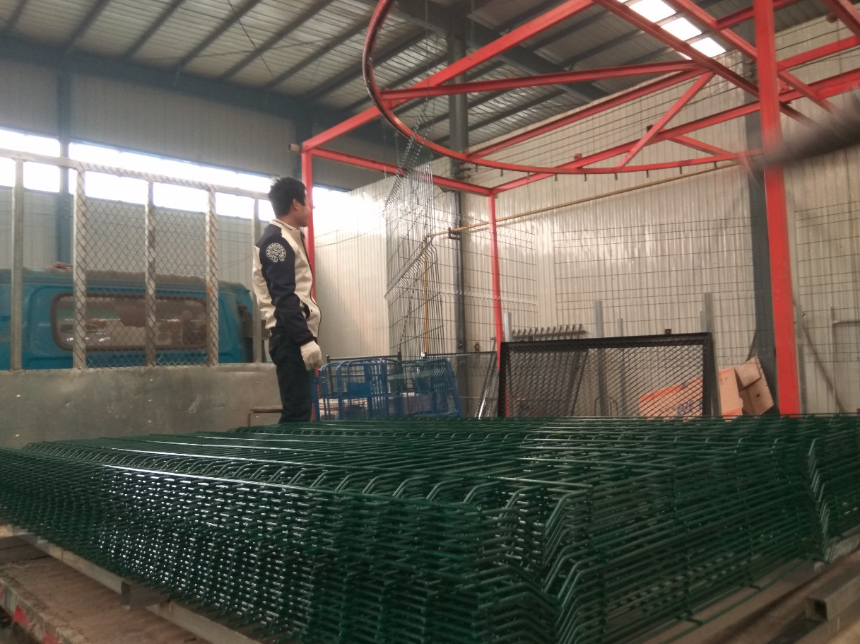 Vandal Resistant Welded Mesh Fence Heavy Gauge Wire Mesh Powder Coating