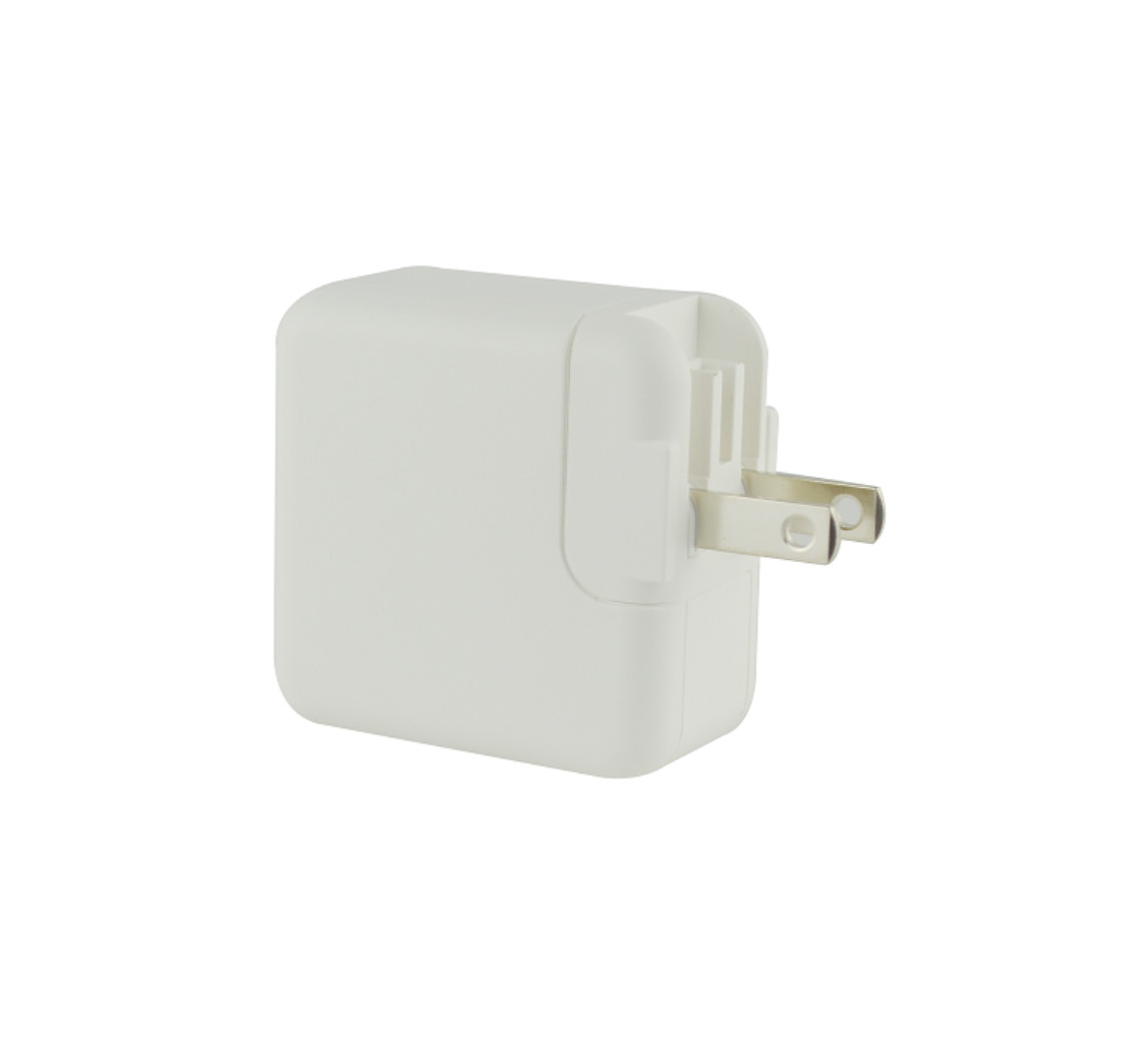 Fast Charging Usb Type C Charger Adapter , 100V AC 60HZ Portable Iphone Charger