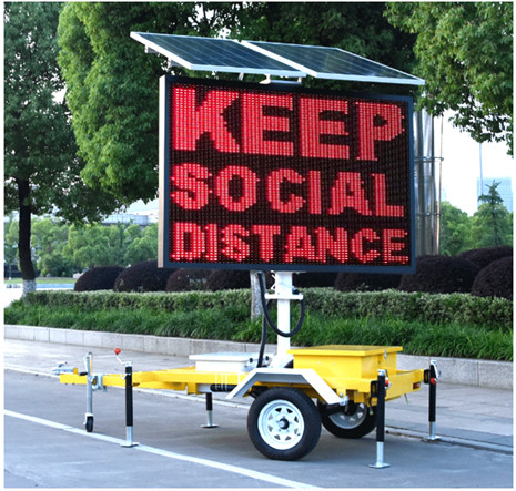 Outdoor EN12966 VMS Trailer Signs Solar Powered Traffic LED Screen