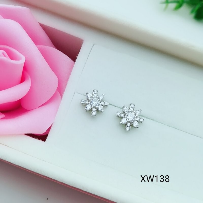 2018 New Style stud earrings Beautiful Silver Earrings For Women YH106