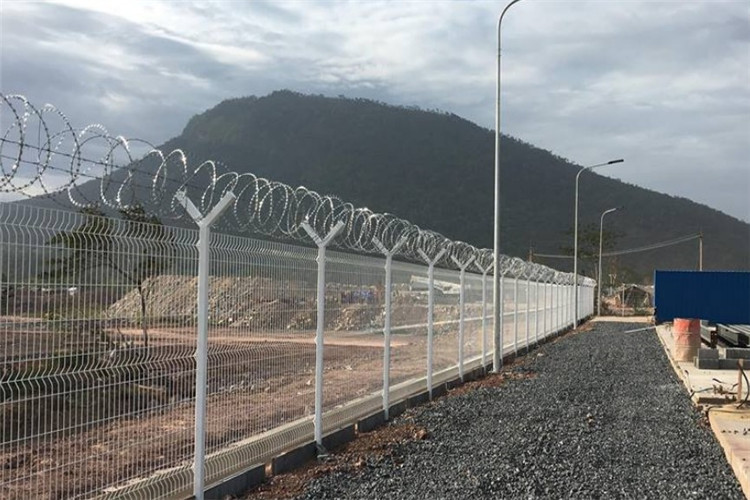 Hot Dipped Galvanized Steel High Security Fencing BTO-22 Razor Wire Barrier