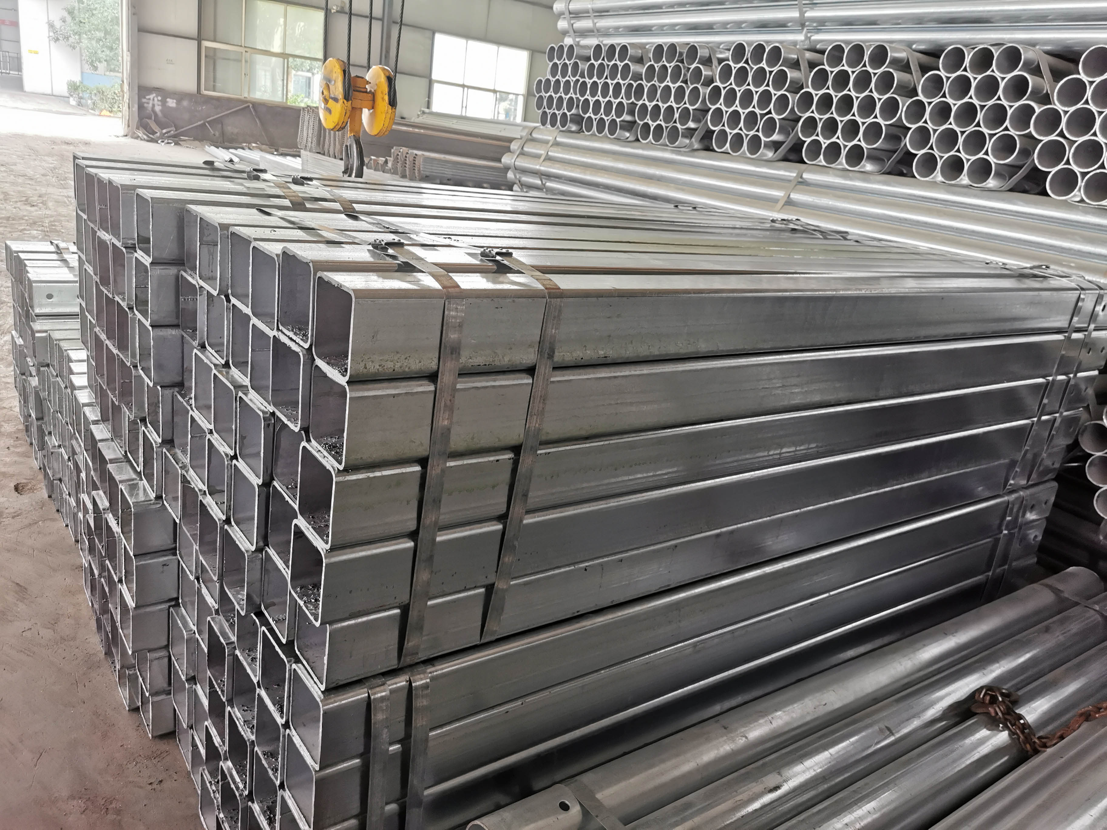 Custom Color Steel Highway Corrugated Beam Curved Guardrail with Q235 Q345 Material