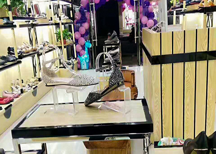 Various Shapes Shoe Store Display Shelves / Footwear Display Stands Any Color Available