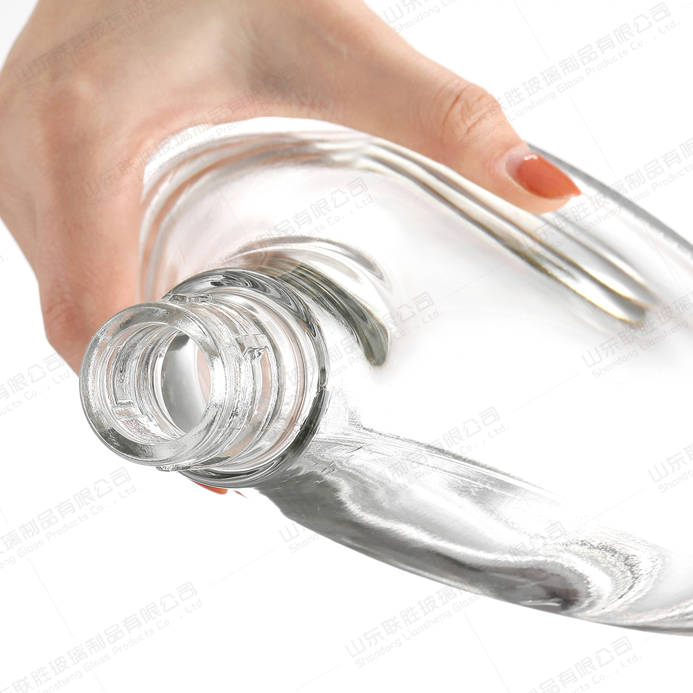 Whiskey Glass Bottle with Rubber Stopper Sealing Type and Customized Bottle Color