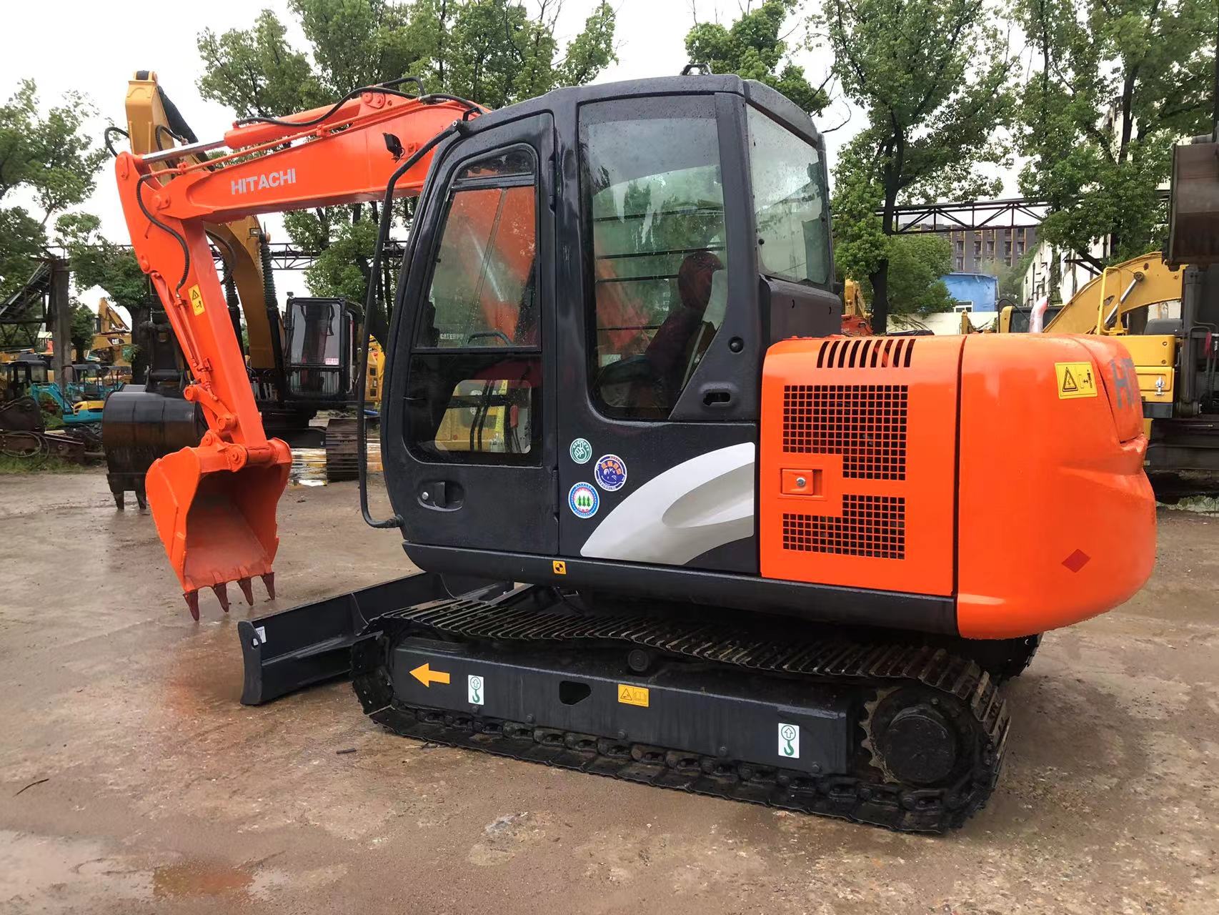 Used Hitachi zx60 6 ton Mini Excavator with Original Hydraulic Valve in Good Condition