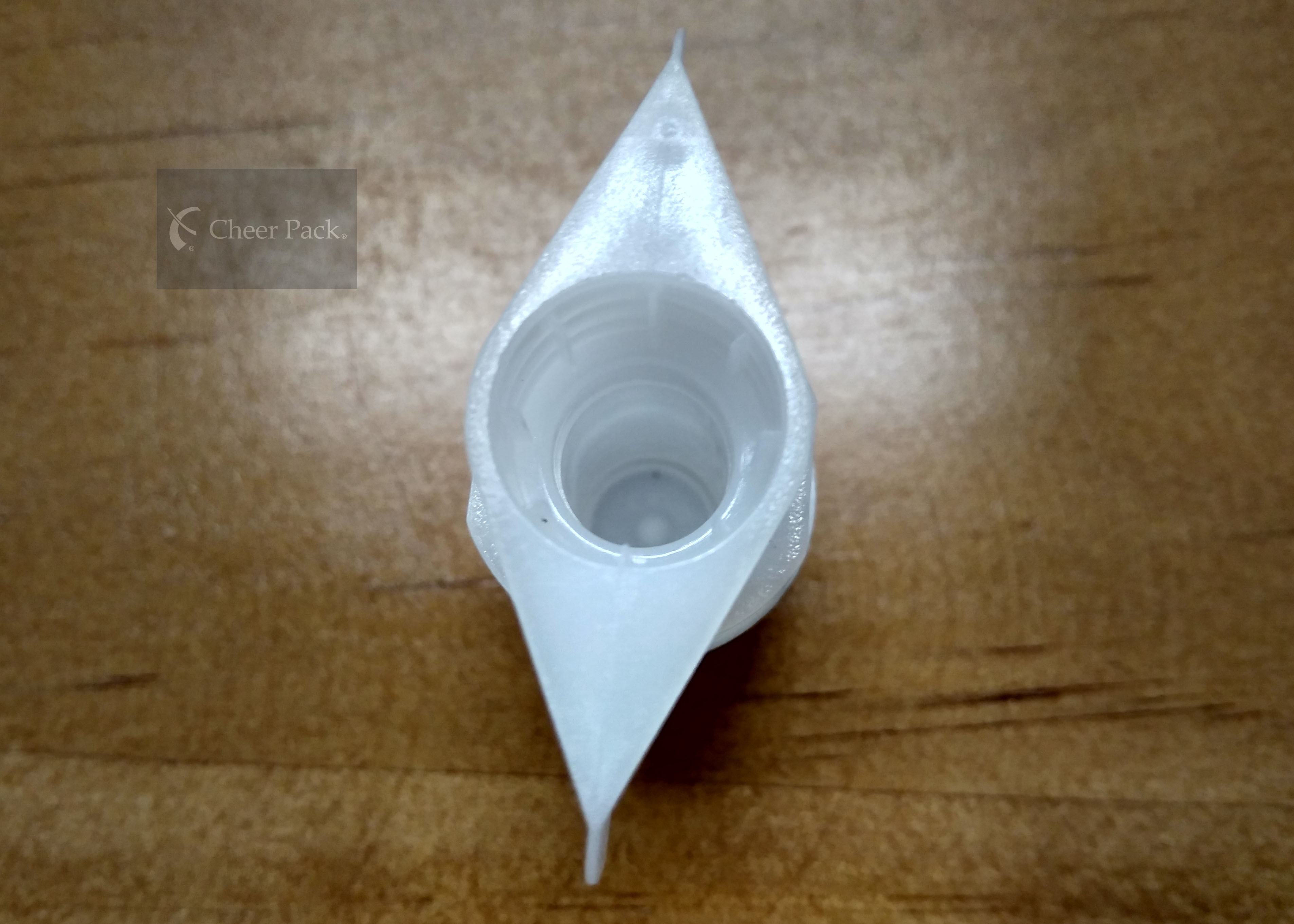 Dual Card Inner Dia 9.6mm Plastic Spout Caps White Color For Shampoo Pouch