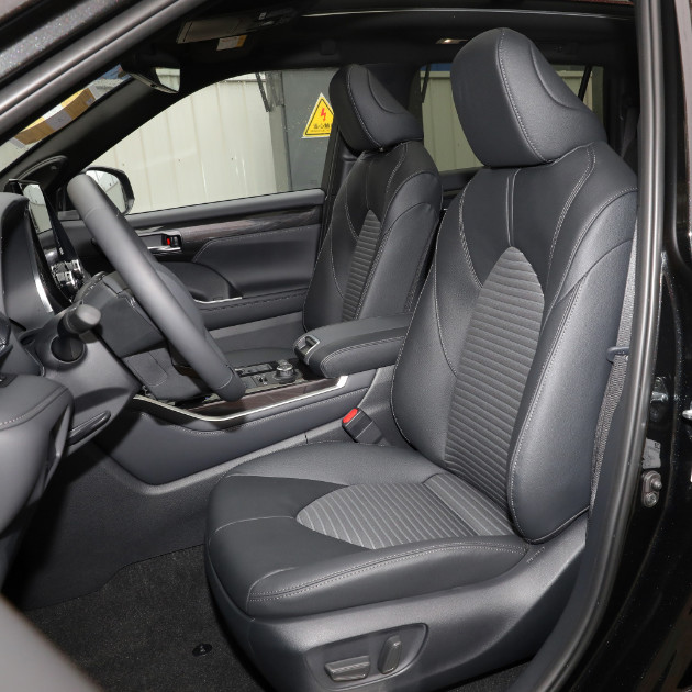 TOYOTA CROWN KLUGER, 2.5L HEV four-wheel drive premium version 5 Door 7 Seats suv