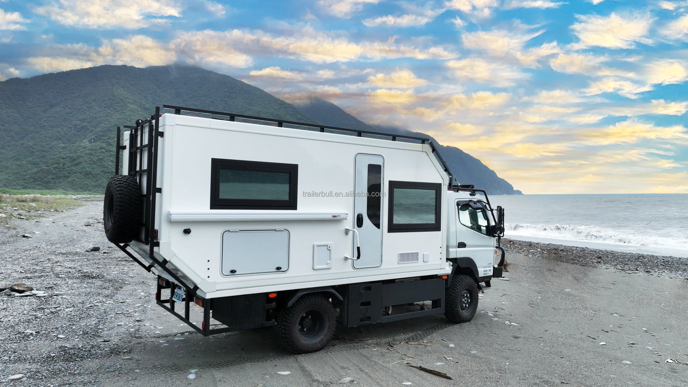 Versatile 16ft Motorhome Truckbody for FUSO 4x4 FlatBed Camper Trucks and RV Trailers
