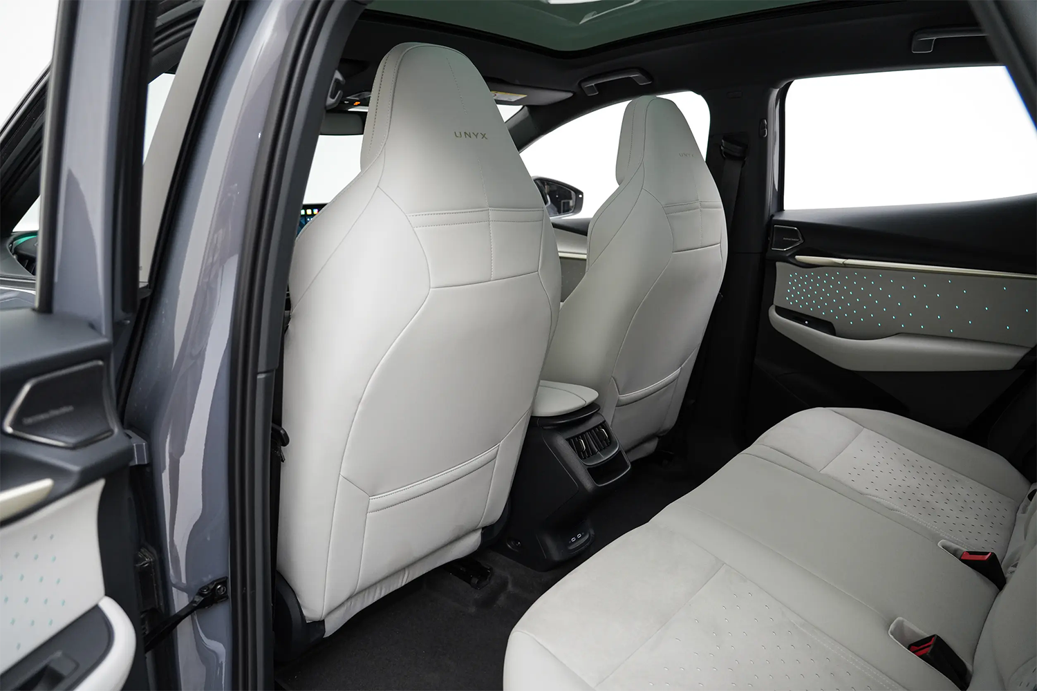 2024 VW ID.UNYX Max Edition Pure Electric 340hp AWD Energy Vehicle ID.UNYX SUV Electric Car Cltc Mile Range 621 Km