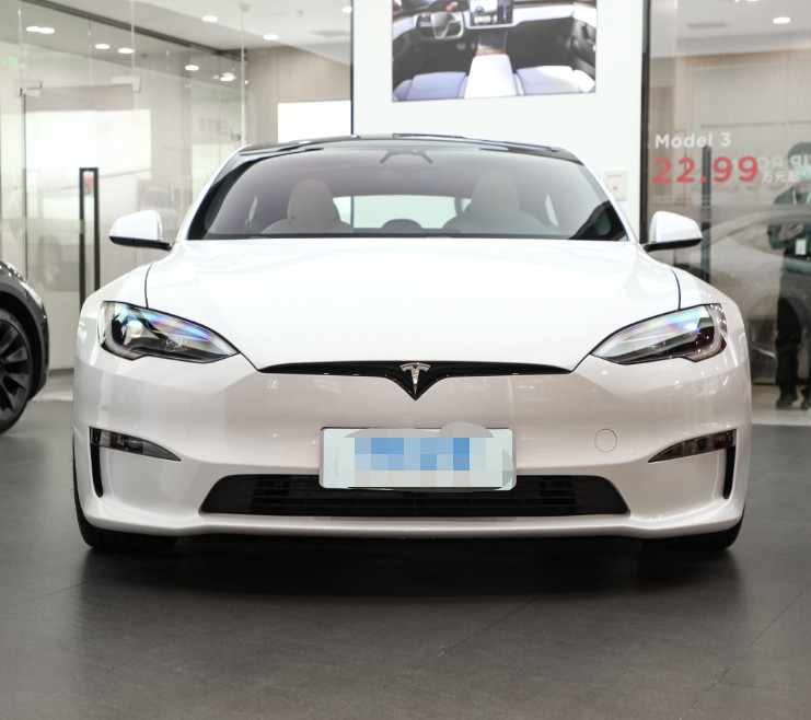 Fantastic Tesla New Model S Double Motors 493KW All-Wheel-Drive Version 715KM Range