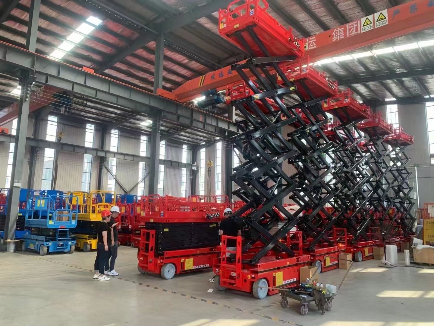 Mobile Self Propelled Elevating Work Platforms Battery Powered 4m 10m 14m Lift Height