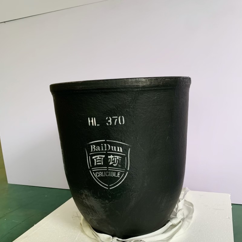 Cylindrical High Purity Crucible Silicon Carbide Graphite For Aluminum Melting