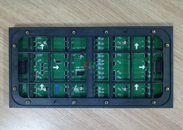 40000 Dots / sqm Outdoor P5 LED Display Module 64 x 32 Pixel SMD2727 Wireless Control Card